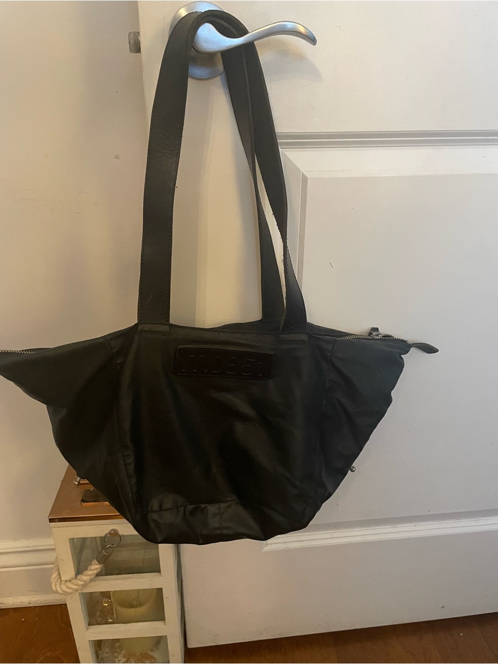 M0851 Classic Black Tote Bag with Top Zipper
